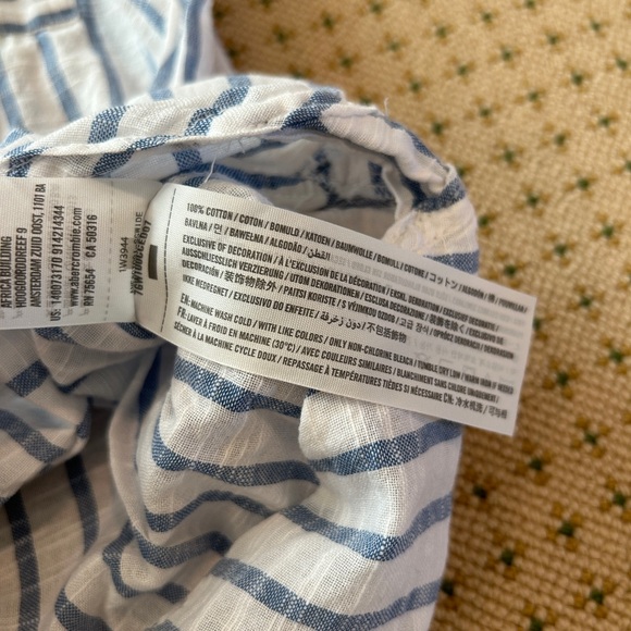 EUC Abercrombie & Fitch Striped Button Down Top - Picture 7 of 7